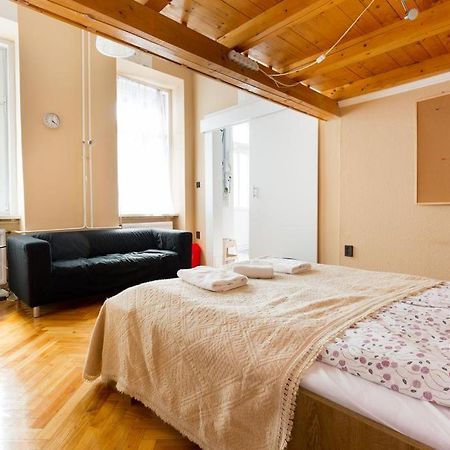 Szentkiralyi 5 - Double Basic In The City Center - Self-Check-In بودابست المظهر الخارجي الصورة